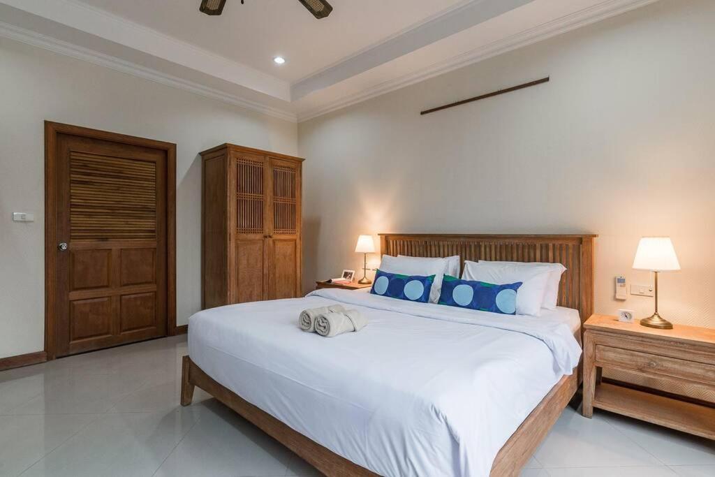 Anb Poolvilla 3Br Walk Private Beach In Pratamnak Pattaya Luaran gambar
