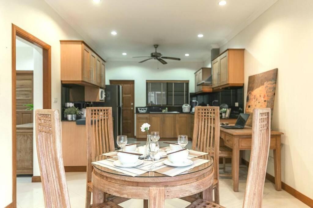 Anb Poolvilla 3Br Walk Private Beach In Pratamnak Pattaya Luaran gambar